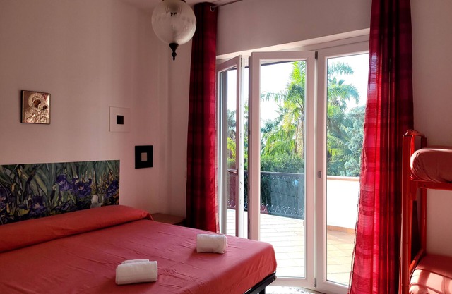 Villa on two levels large garden and parking space about 350 meters from the sea