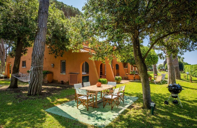 Villa Piccola Duna facing the sea exclusive direct access to the 50m beach