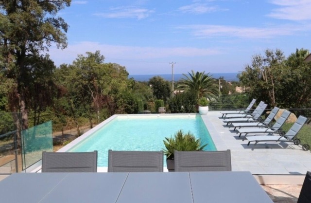 VILLA PISCINE VUE MER 8 PERSONNES HAUTE CORSE COSTA VERDE