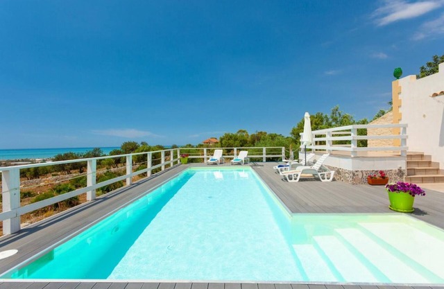 Villa Renzo - Four Bedroom Villa, Sleeps 8