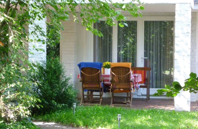 Villa Romantica garden apartment, 300 m to the Baltic Sea, WLAN - Villa Romantica