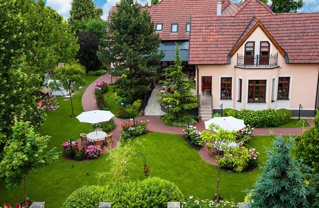 Villa Rosa Restaurant & Pension