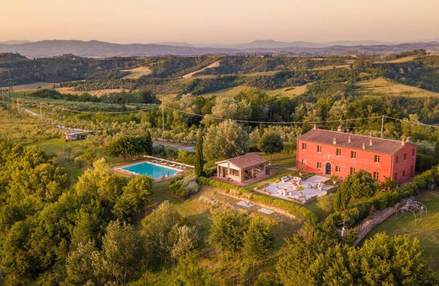 Villa San Miniato Corniano: Iconic 5 Bedrooms Farmhouse with Pool