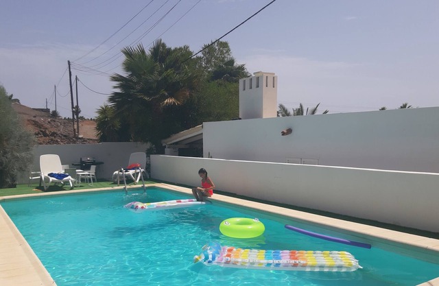 VILLA SANTA MONICA, SEA VIEW, PRIVATE POOL, FREE WIFI, FREE PARKING
