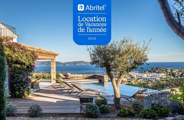 VILLA SOLEIL D'OR GOLFE DE ST TROPEZ, swimming pool at 29° all year round, 180° view