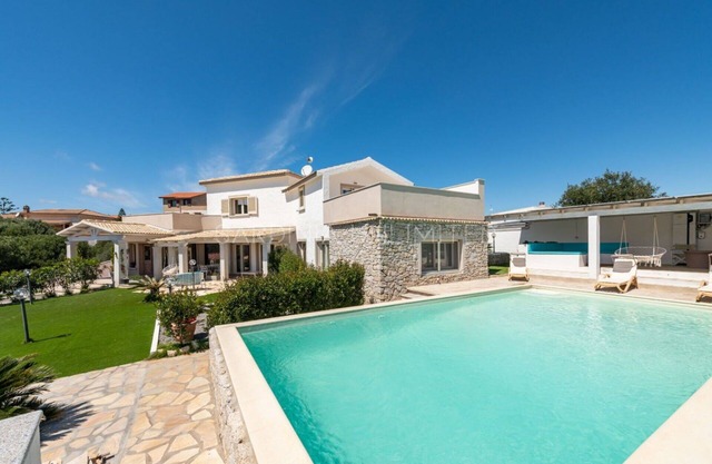 Villa Sulky: villa with private pool in Sant'Antioco
