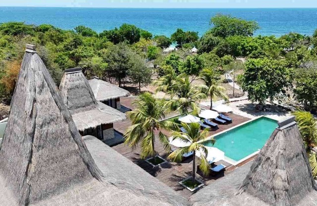 Villa SUMBA, a lush getaway villa beachfront.