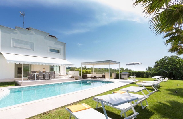 Villa Surya 8+2, Emma Villas