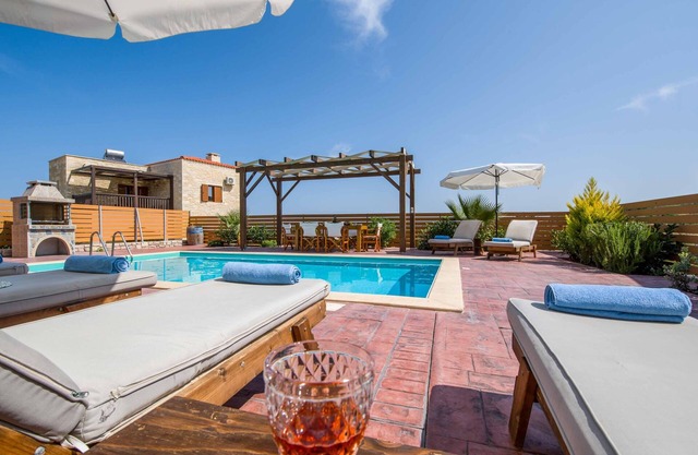 Villa Terpsi Klio - Three Bedroom Villa, Sleeps 6