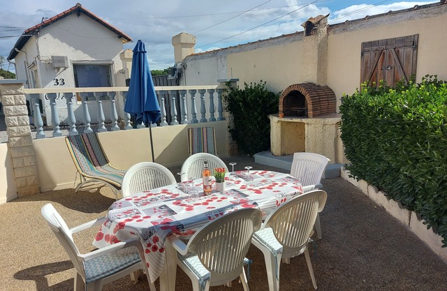 Villa-type ground floor apartment with spacious private terrace - sleeps 4