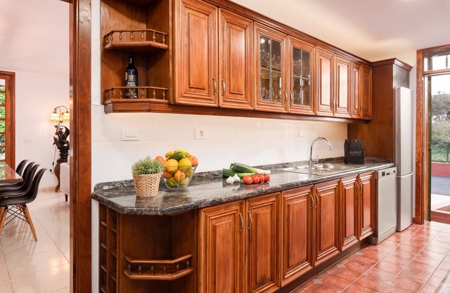 Villa Vistas del Teide | 4 Bedrooms | Heated Pool | Panoramic Views of Mount Teide | Lush Gardens with Fruit Trees and Vertical Garden | Tacoronte | Tenerife