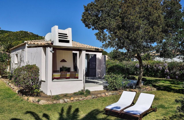 Villa 'Villetta 9' with Private Terrace, Wi-Fi and Air Conditioning