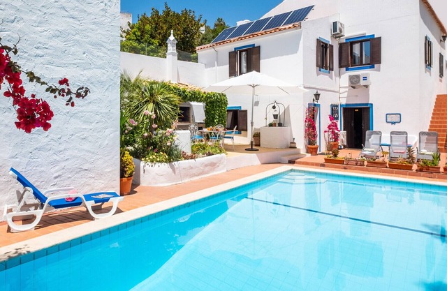 Villa w/heatable pool & BBQ in Carvoeiro