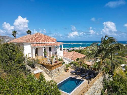 Villa West Indies, spectacular sea view, inside Orient Bay resort, private pool