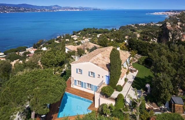 Villa with a magic view of Bay of Saint Tropez