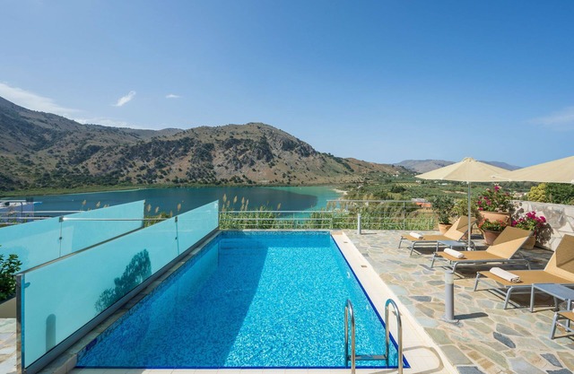 Villa with breathtaking View to the Lake