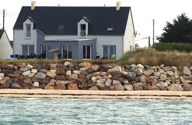 Villa with direct beach access - unique sea view