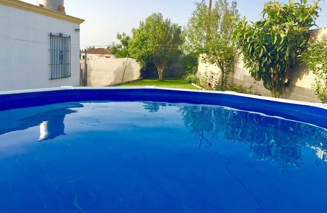 Villa with pool, air conditioning and garden