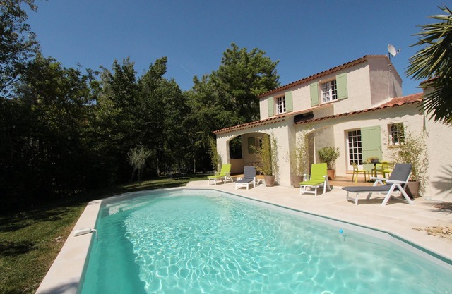 Villa with garden and private pool (classified 3 stars)