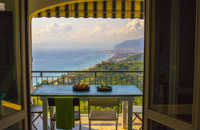Villa with garden with a splendid view of the Gulf of Tigullio