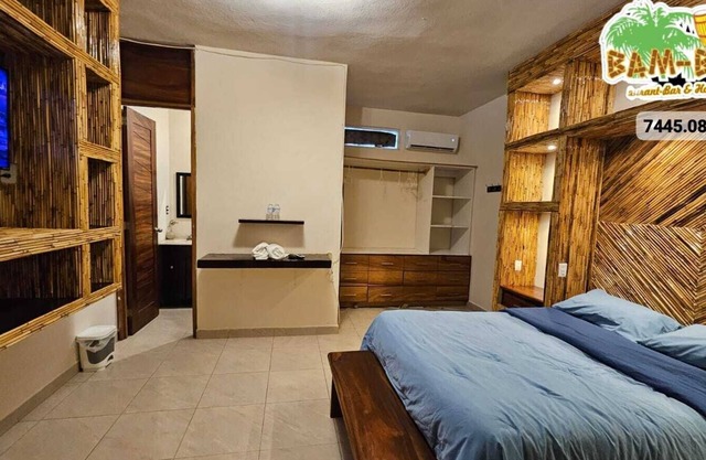 Villa with beach access in Acapulco Diamante. It has all the comforts