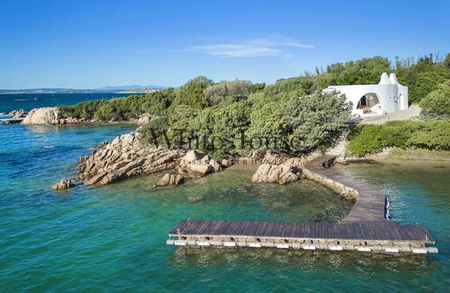 Villa with Pool, Beach, Wharf in Porto Cervo