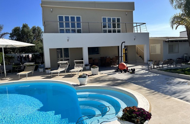 Villa With Pool Near The Sea.Syracuse, Plemmirio, Arenella,Fontane Bianche