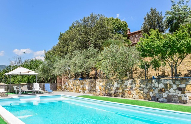 Villa with private pool, air conditioning near wineries at 3km from village