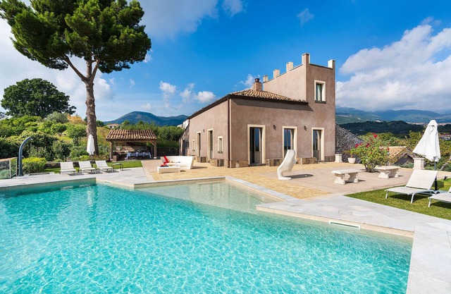 Villa with private pool, wellness and small football pitch