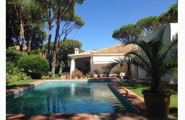 Villa with private pool, two porches 600 m from the beach in pinar de costa
