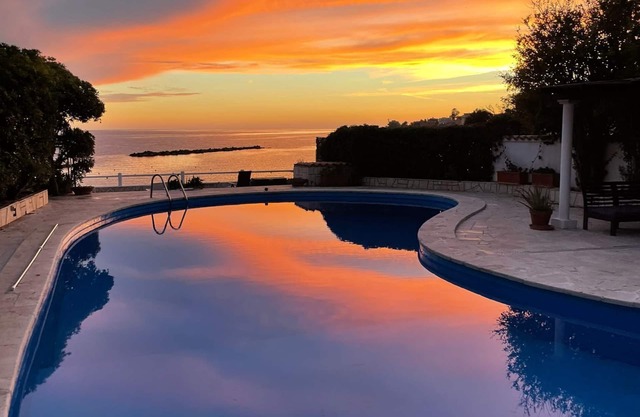 VILLA WITH SEA FRONT POOL 40 min FROM ROME CENTER (S. PIETRO)
