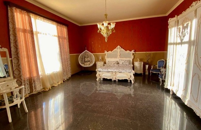 Villa with swiming pool