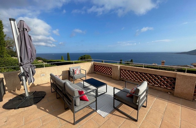 Villa with swimming pool and panoramic sea view.