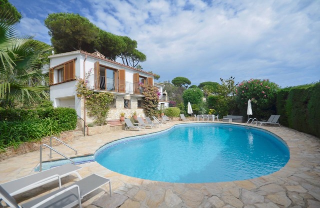 Villa with swimming pool for rent in Begur, Casa de Campo