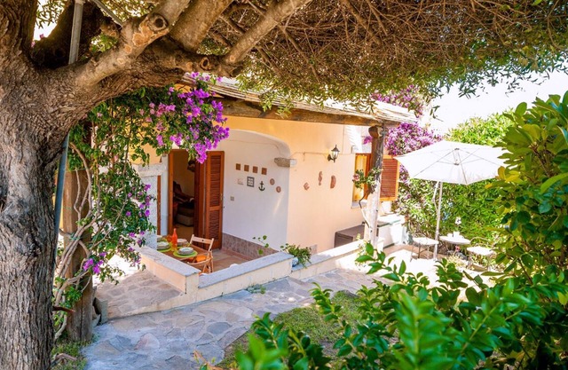 Villetta Giardino/Summer House with Garden- Budoni