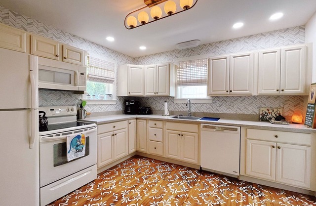 VINEYARD VISTA Beach Bungalow in West Cape May