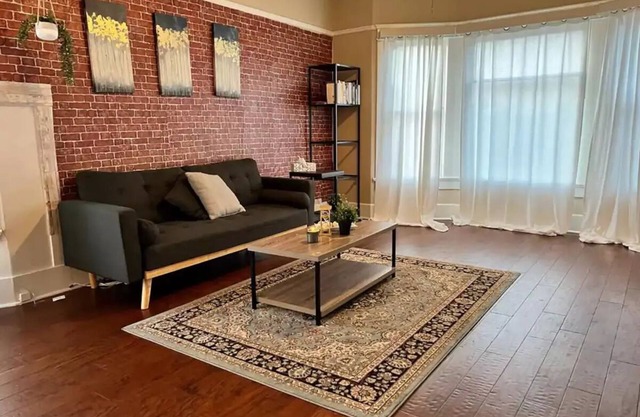 Vintage 1-bedroom Apt In The Best Location In SD!