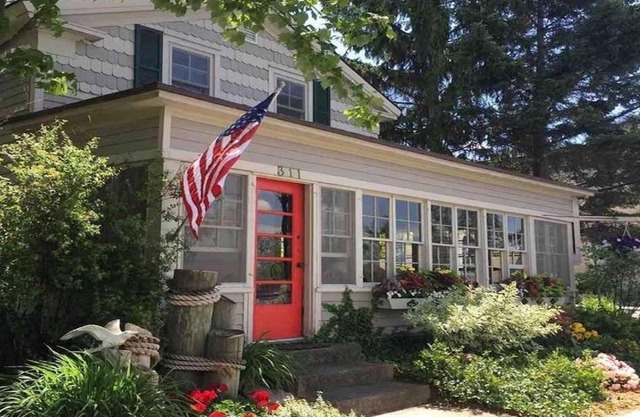 Vintage home ! Prime location !