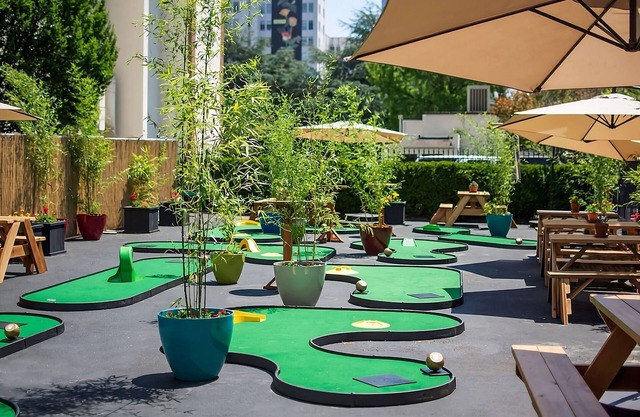 Vintage-Inspired Hotel with Cocktail Lounge and Art, Near Portland Art Museum!