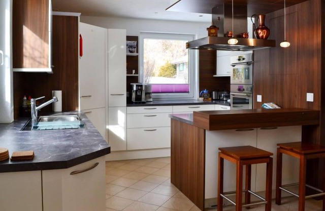Viola by Interhome