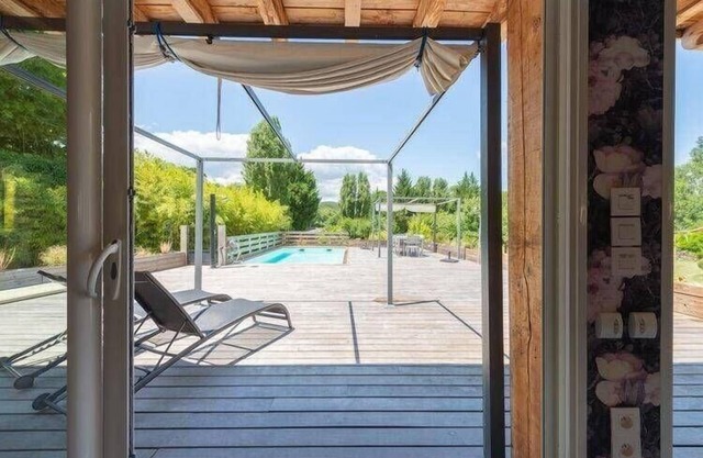 Violet in the Domaine des Fleurs flower estate