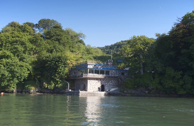 Vipers Quay - a secluded waterfront property with wonderful views of the Dart
