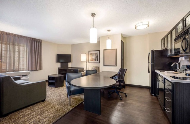 Visit Zilker Park & Lady Bird Lake with Ease! Pet Friendly Property w/Breakfast