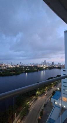 Vista panorámica desde el piso 12 Cerca al Centro Histórico y la playa
