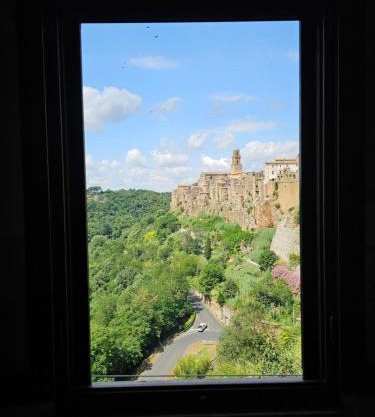 Vista panoramica di Pitigliano