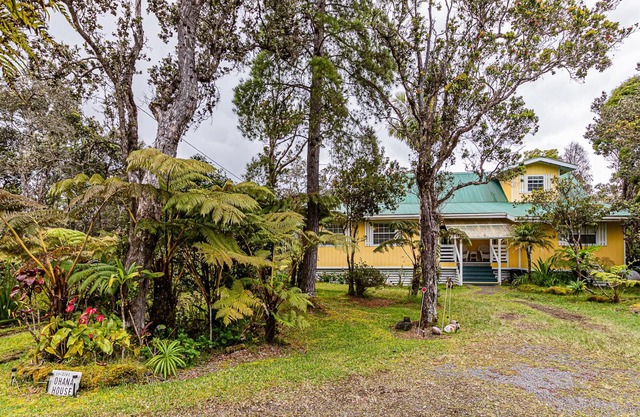 Volcano's Ohana House Popular Rainforest Hideaway Sleeps 8