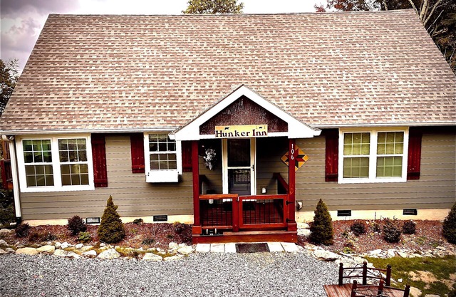 Voted #1 new home on Beech, loft, views, hot tub, pets, private, decks & firepit