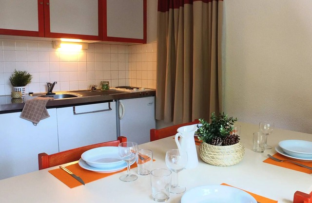 VVF Aubrac - 2 Room Gite 5 People 1 baby