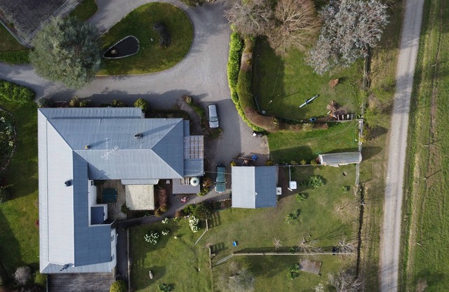 Waihora Homestead, Martinborough. Minimum 4 guests Please and kids under 10 free