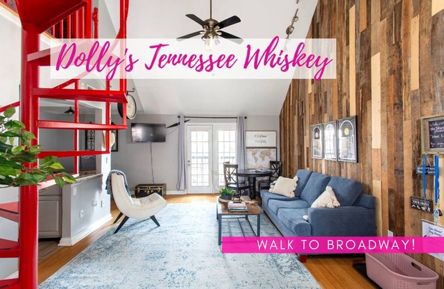 Walk 2 Broadway! Balcony & Free Parking